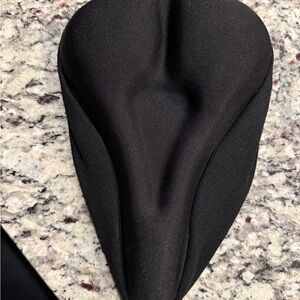 Black Cushioned Bicycle Seat Cover